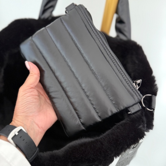 Think Rolyn Duplex Reversible Faux Fur Tote Travel Shoulder Work Gym Bag Black - Picture 9 of 9